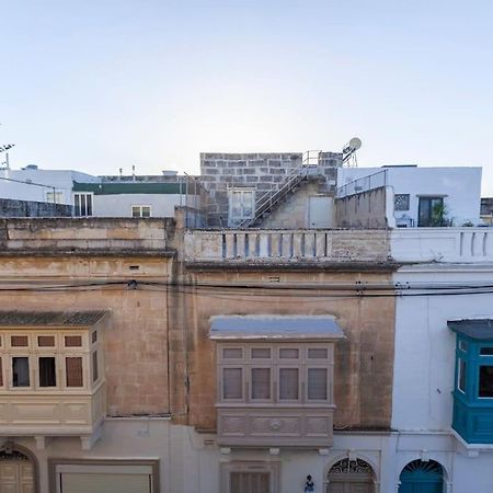 Beautiful, Typical Maltese 4Br Home With Roof Top By 360 Estates 斯利马 外观 照片