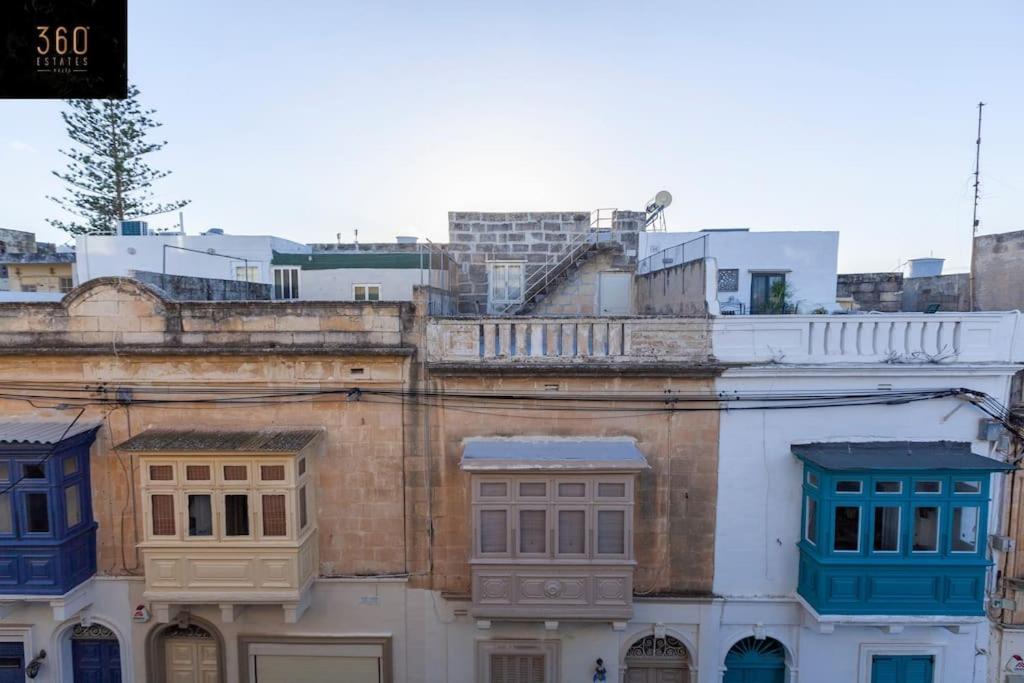Beautiful, Typical Maltese 4Br Home With Roof Top By 360 Estates 斯利马 外观 照片