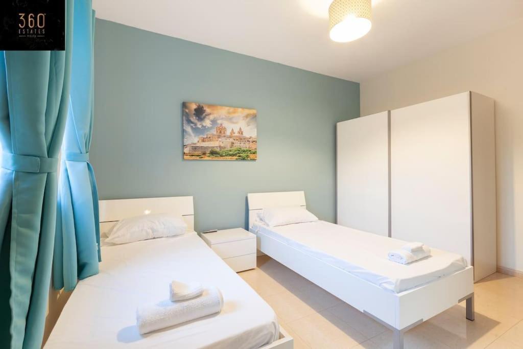 Beautiful, Typical Maltese 4Br Home With Roof Top By 360 Estates 斯利马 外观 照片