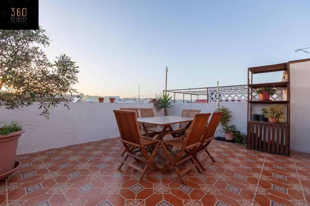 Beautiful, Typical Maltese 4Br Home With Roof Top By 360 Estates 斯利马 外观 照片