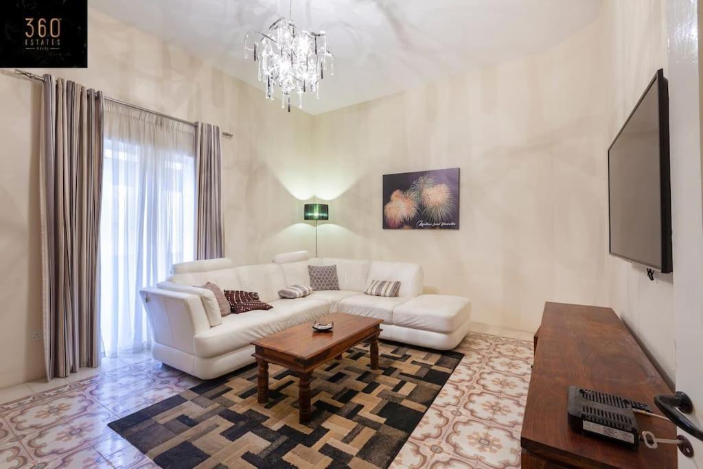 Beautiful, Typical Maltese 4Br Home With Roof Top By 360 Estates 斯利马 外观 照片