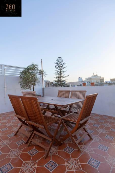 Beautiful, Typical Maltese 4Br Home With Roof Top By 360 Estates 斯利马 外观 照片